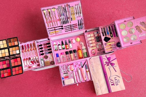 بوكس مودا المطوّر – طقم مكياج وعناية 140 قطعة | Mo...