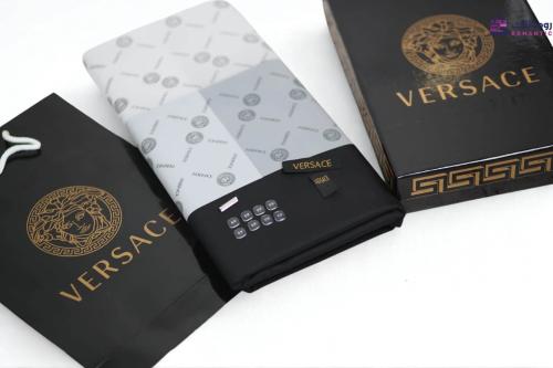 قماش فيرزاتشي فاخر أسود صافي | خامة راقية للثوب ال...