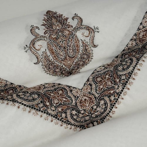 غترة الفارس – طويق | كشميري أبيض بتطريز تراثي فاخر