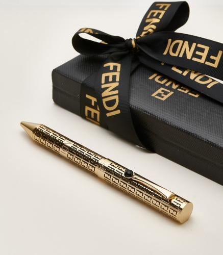 قلم فندي ذهبي