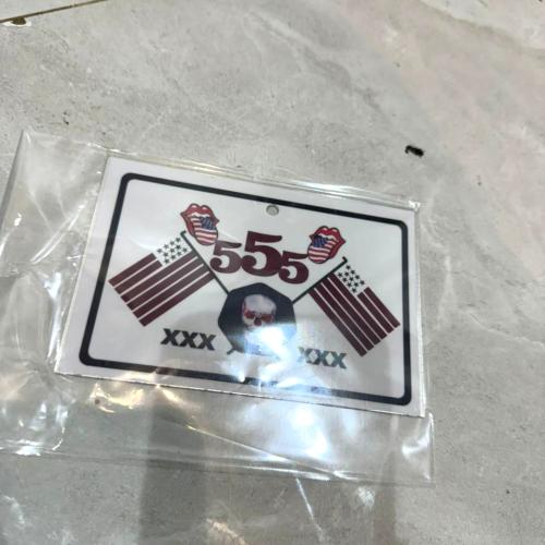 لوحة معدنيه الطول 14سم الارتفاع 9.5سم