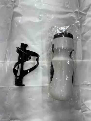 حامل مع مطارة ماء