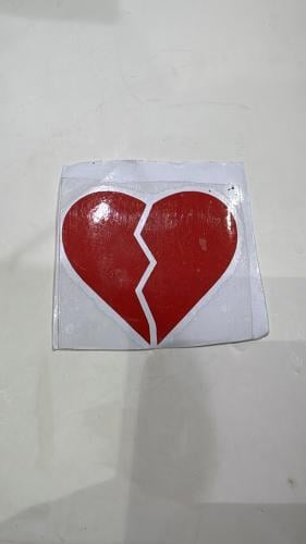 ستيكر قلب مكسور