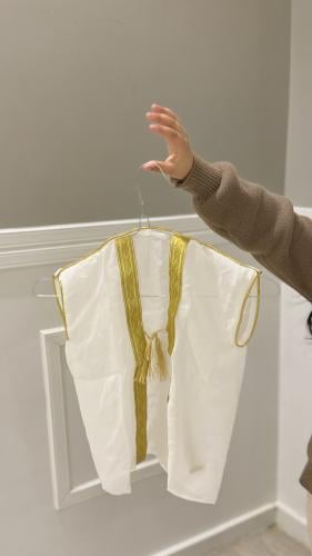 بشت مواليد أبيض