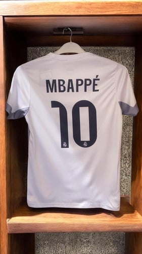 تيشيرت ريال مدريد الجديد( شبابي)2026 برقم 10 طبعة...