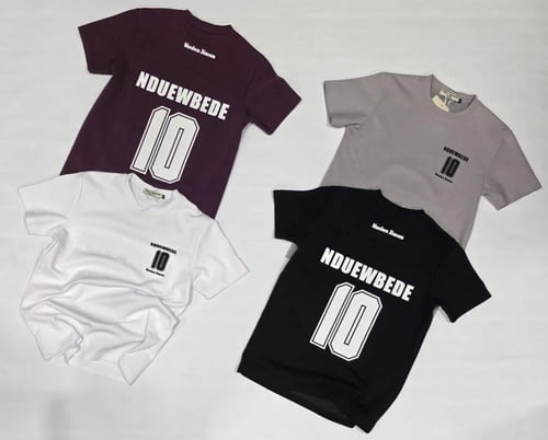 تيشيرت خامة طبية قصة عادي يتوفر أربع الوان بطباعة...