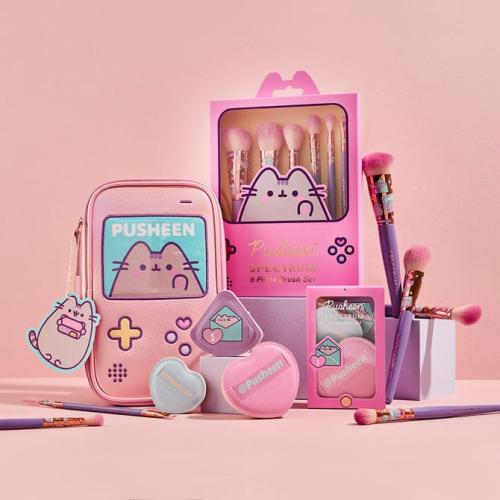 طقم فرش و اسفنجات المكياج المتعددة (Pusheen Gamer)...