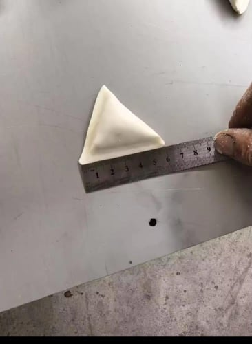 آلة مكينة صنع السمبوسة