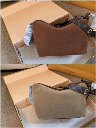 حقيبة LV Suede Hobo