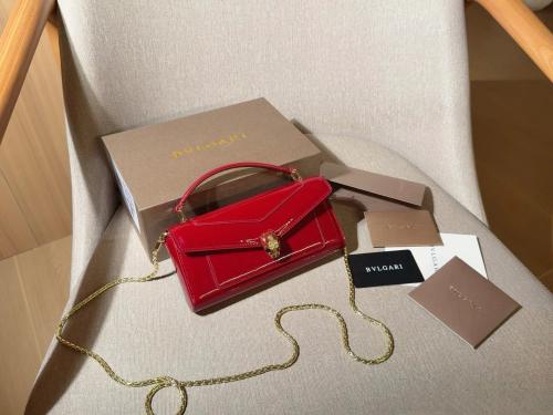 حقيبة BVLGARI Patent Leather Chain