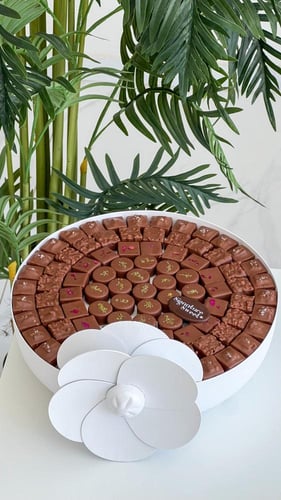 صينيه الورده ابيض شوكلت بلجيكي فاخر