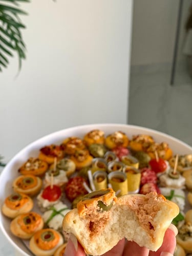 صينيه الورده معجنات منوعه