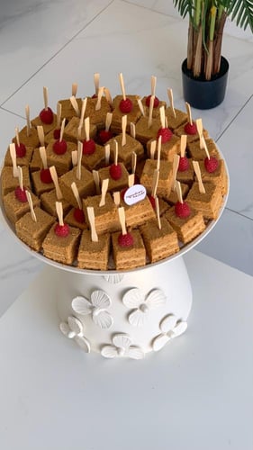 صينيه الورد كيك العسل