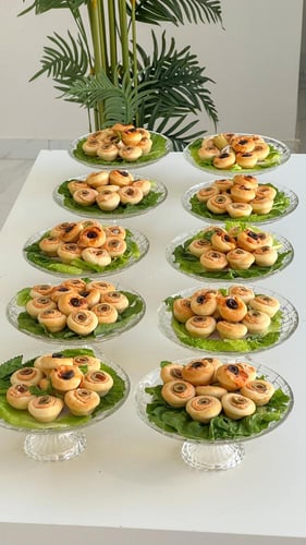 ١٠ صواني ضيافه طاولات (معجنات)