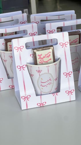 توزيعات كوب ورقيه العيد مع شوكلت