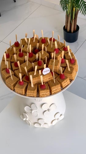 صينيه الورد كيك العسل