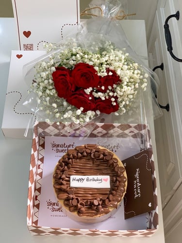 كيكه كوكيز مع باقه ورد