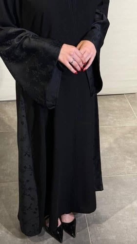 عباية لوجين