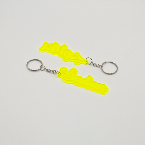 ميدالية الإسم بلون فسفوري ( عربي / انجليزي )