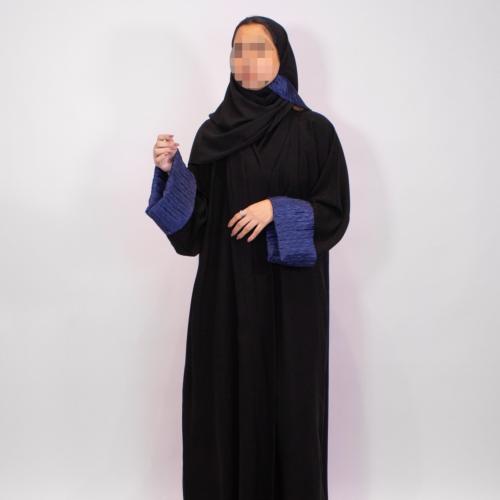 عباية اسود بأطراف كحلي جاكار