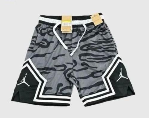 جوردن شورت تايغر رمادي