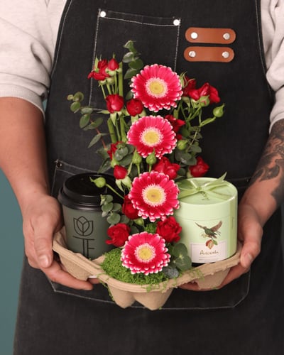 بوكس أناقة وذوق – قهوة وورد مع تشوكلت أنوش