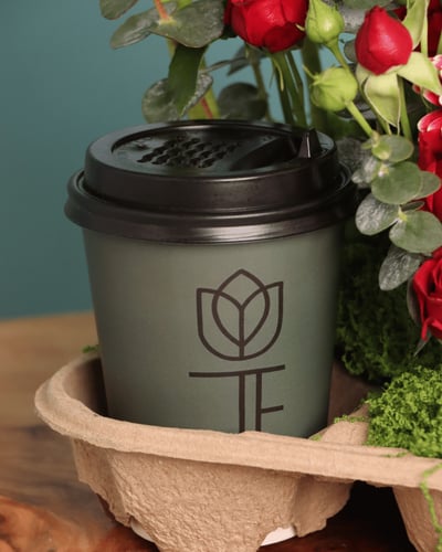 بوكس أناقة وذوق – قهوة وورد مع تشوكلت أنوش