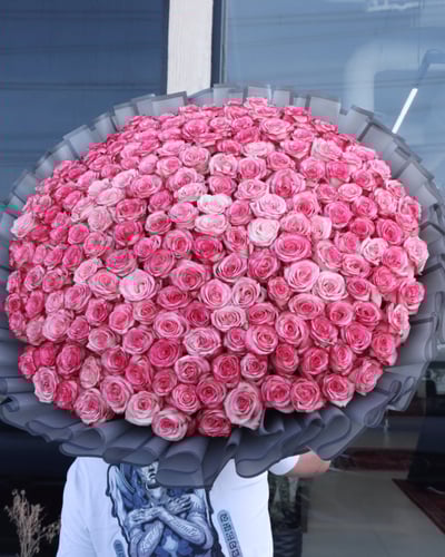 بوكيه الفخامة 200 وردة جوري