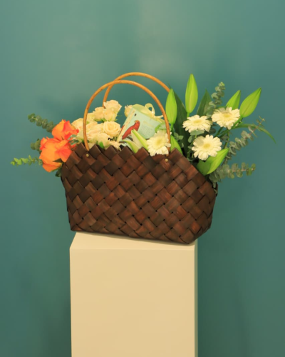 سلة الورود 4 – مزيج ورد فاخر مع شوكولاتة أنوش