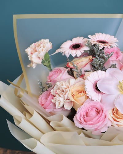 بوكيه دفء الوردي