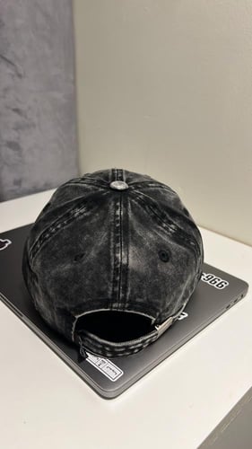 D BLACK