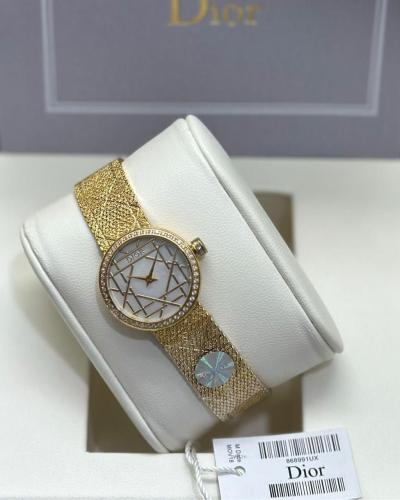 ساعة ديور نسائي