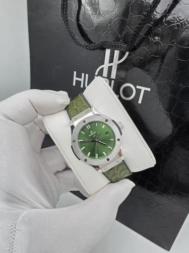 ساعه نسائية هوبلت مقاس صغير