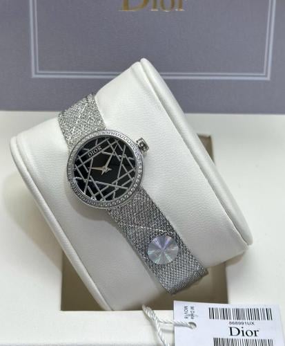 ساعة ديور نسائي