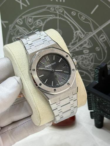 ساعه اوديمار بيغيه Royal Oak