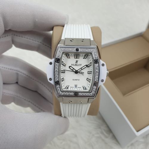 ساعه نسائية هوبلت