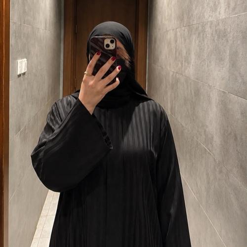 عباية سُود Noiré Abaya