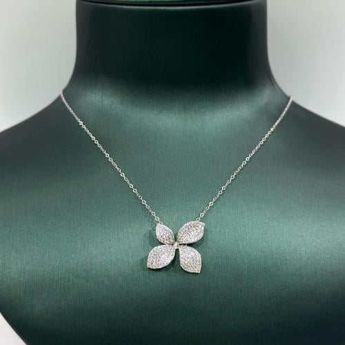 عقد ذهب ابيض باسكال بروني الوزن ٤،٨٤ جرام