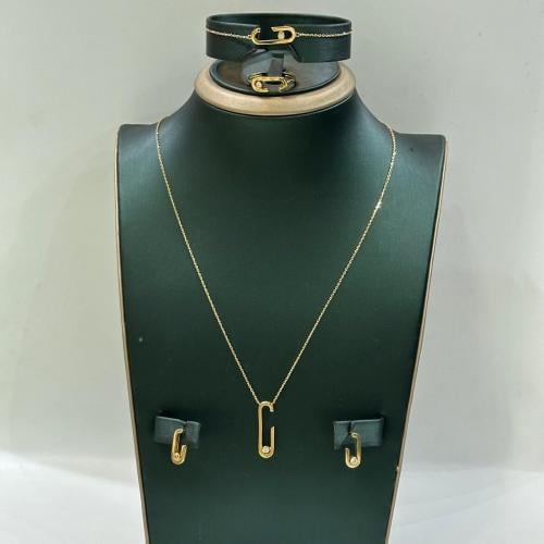 طقم ذهب عيار 18 الوزن 11،5 جرام