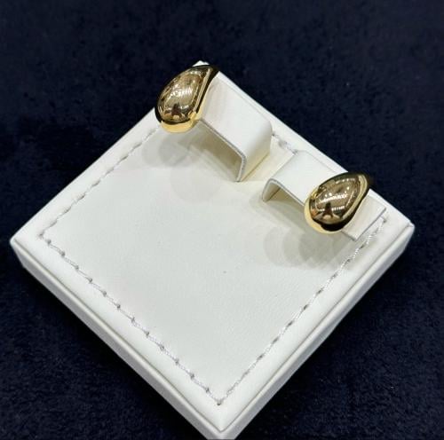 حلق بوتيقا ذهب صافي الوزن ٣،٣ جرام