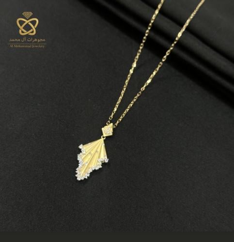 عقد ذهب عيار ١٨ الوزن ٣،١٨