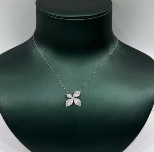 عقد ذهب ابيض باسكال بروني الوزن ٢،١٢ جرام