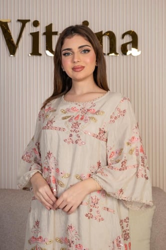 جلابيات وهج الفوشيا