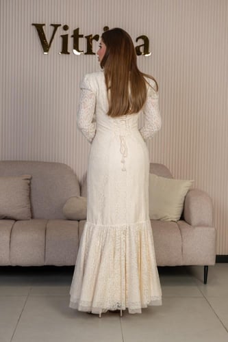 فستان فيكتوريا الملكي