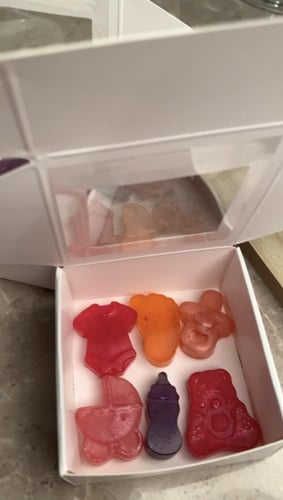 توزيعات مولوده مستكه معطره 10 علب