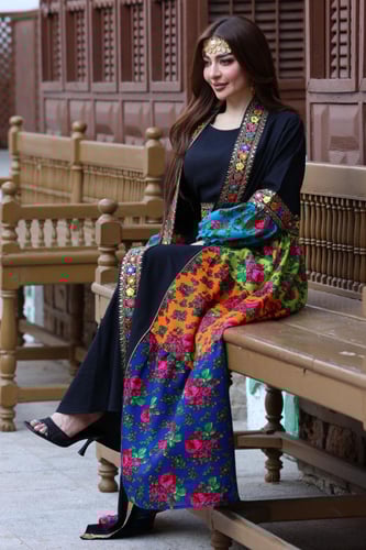 جلابية كريب بحريني قطعتين ممزوجة بقماش الشالكي الم...