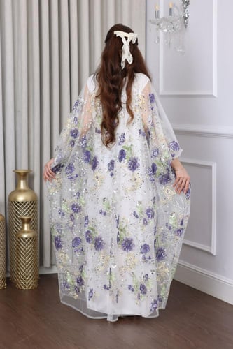 جلابية فراشة بخامة التل المطرز بالورود وبطانة