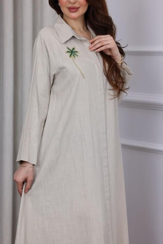 جلابية لينن بتطريز ثلاثة نخلات في الظهر
