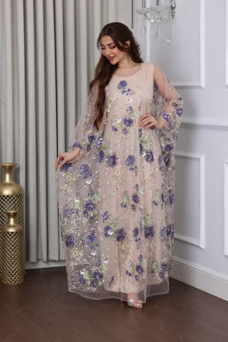 جلابية فراشة بخامة التل المطرز بالورود وبطانة