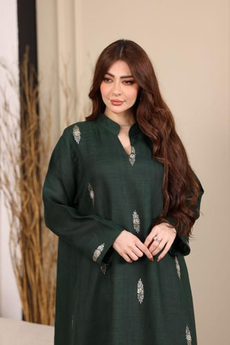 جلابية كويتية لينن بتطريز شك يدوي في الاسفل